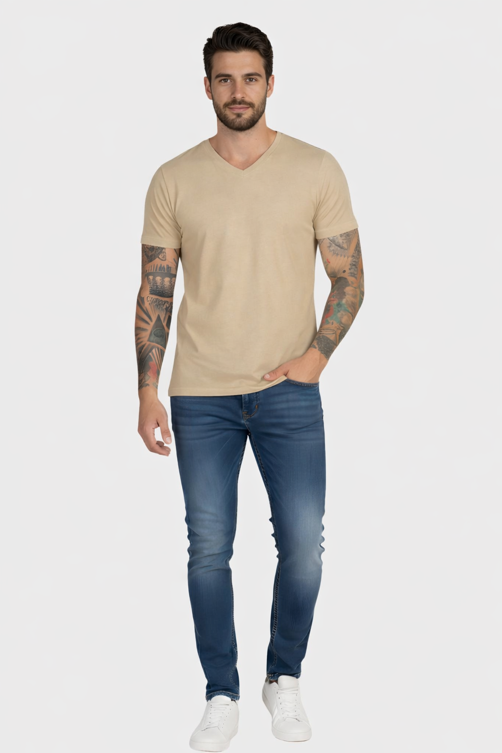 vista frontal del polo basico para hombre cuello v color beige en algodón 24/1