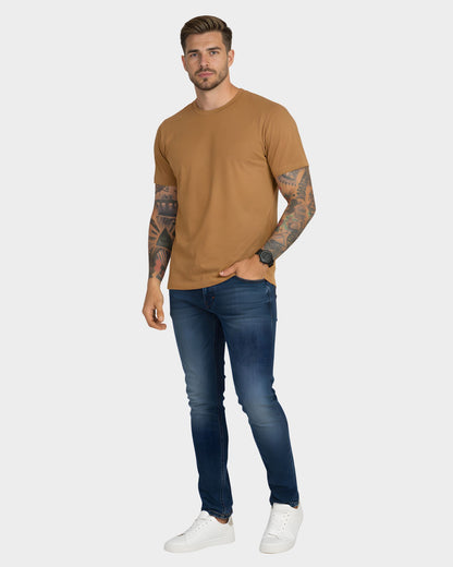 vista frontal del polo basico para hombre color camello en algodón 24/1