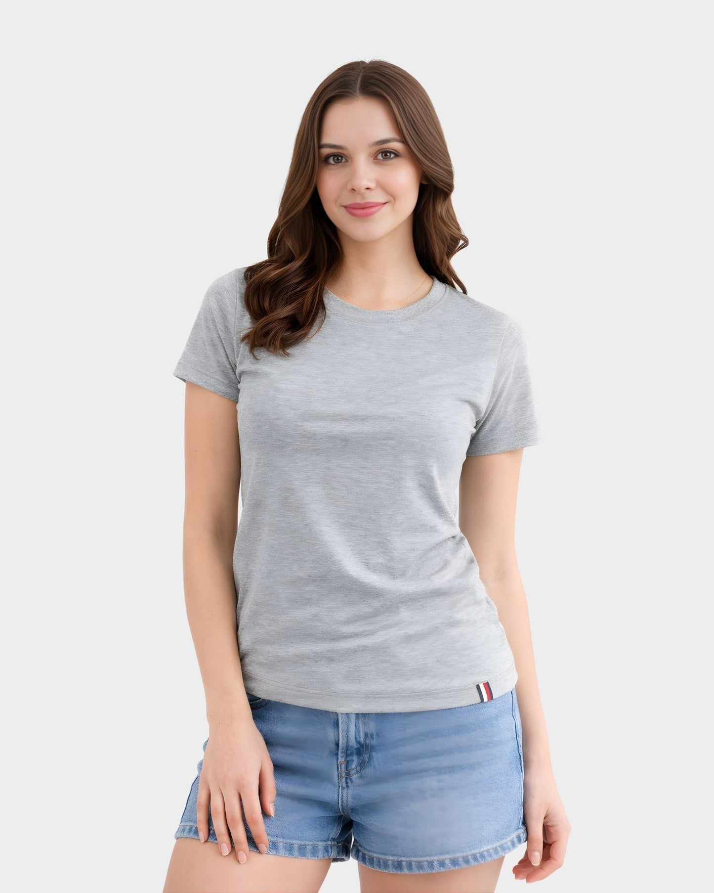 Vista frontal de polo básico mujer color plomo cuello redondo en algodón 24/1