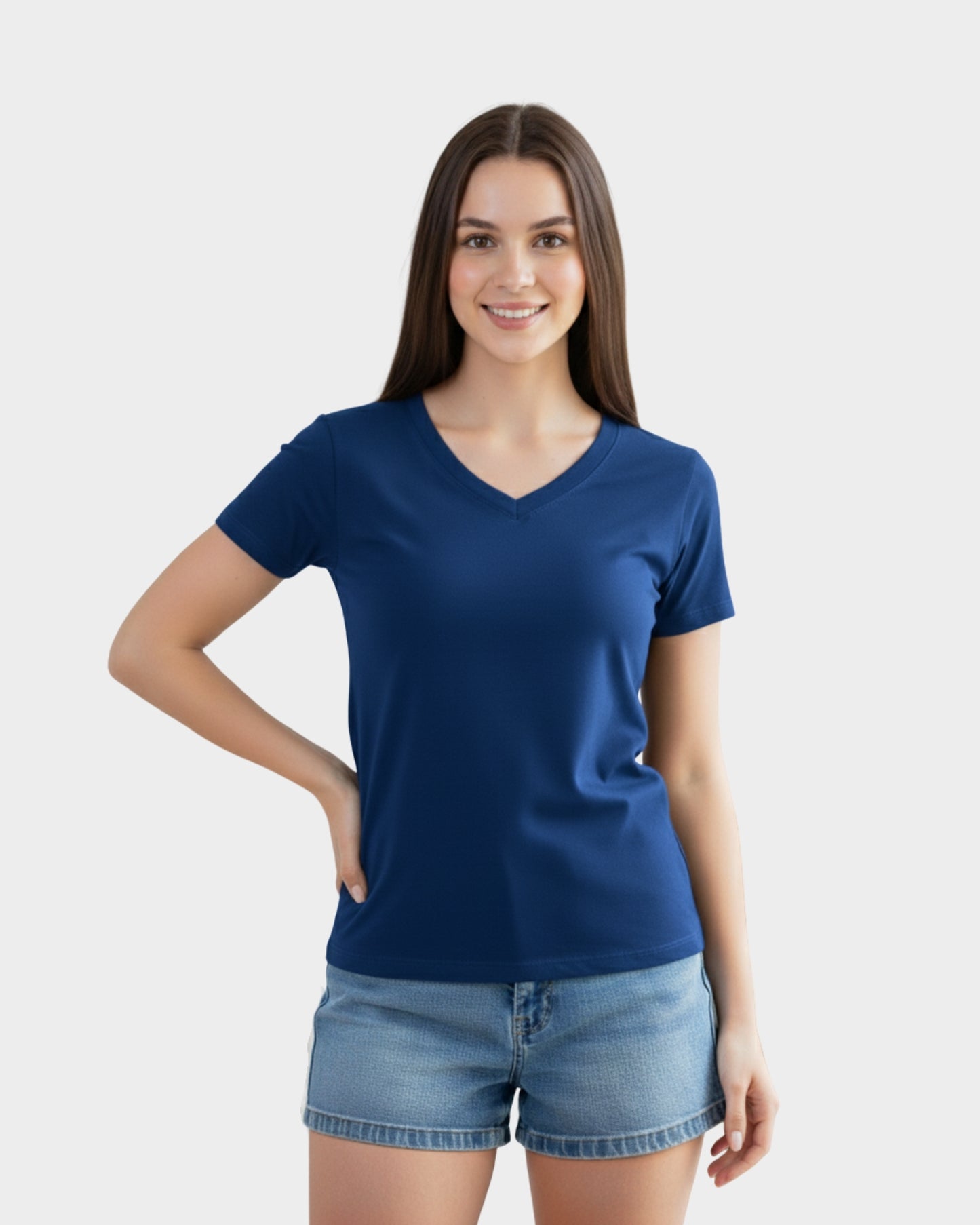 Vista frontal polo cuello v mujer color acero algodón que estiliza